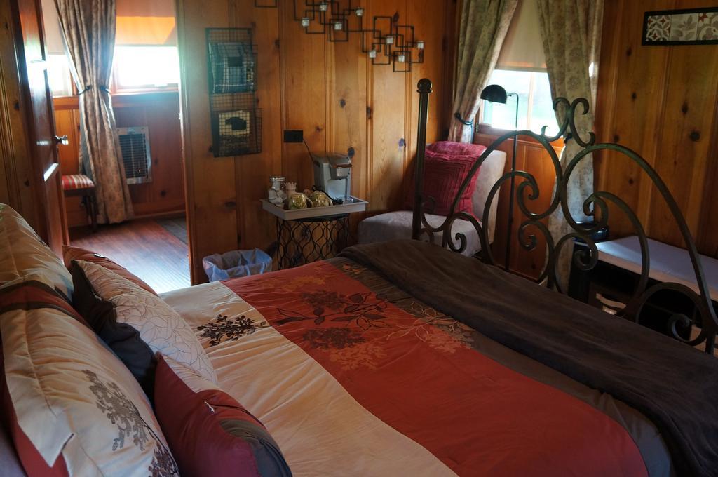 Bandy Canyon Ranch Hotel Escondido Quarto foto