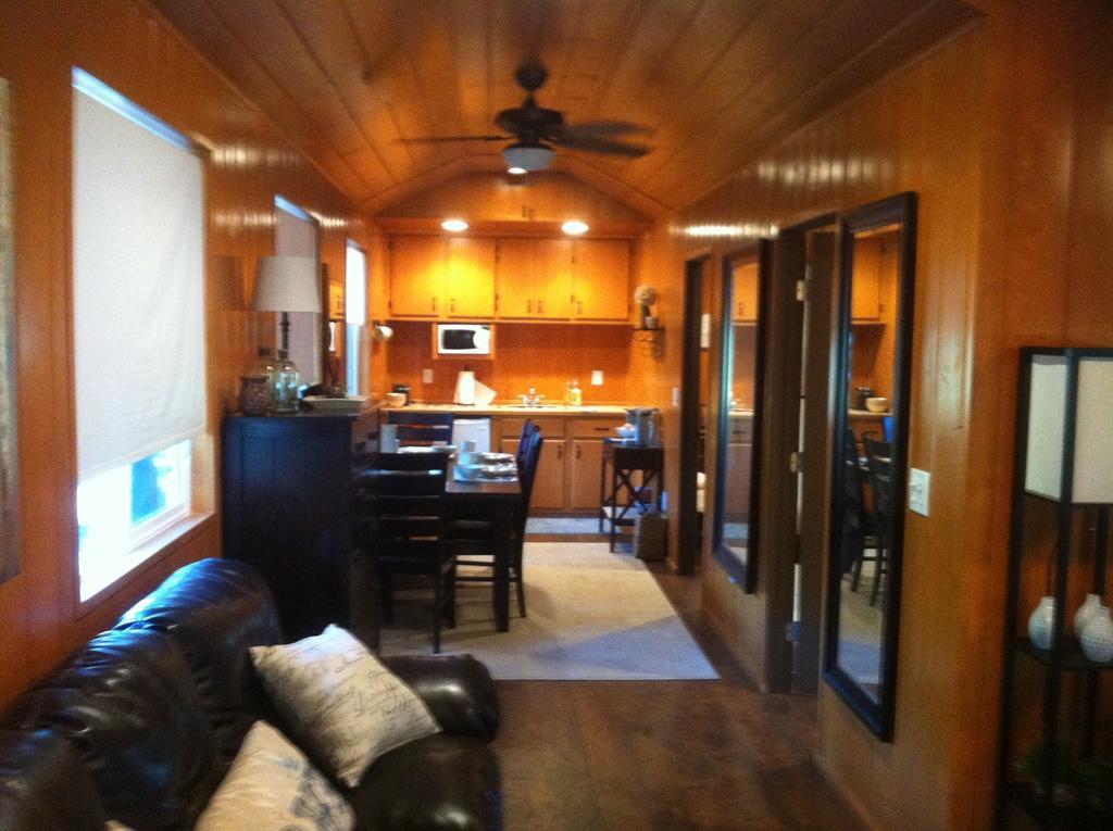 Bandy Canyon Ranch Hotel Escondido Quarto foto
